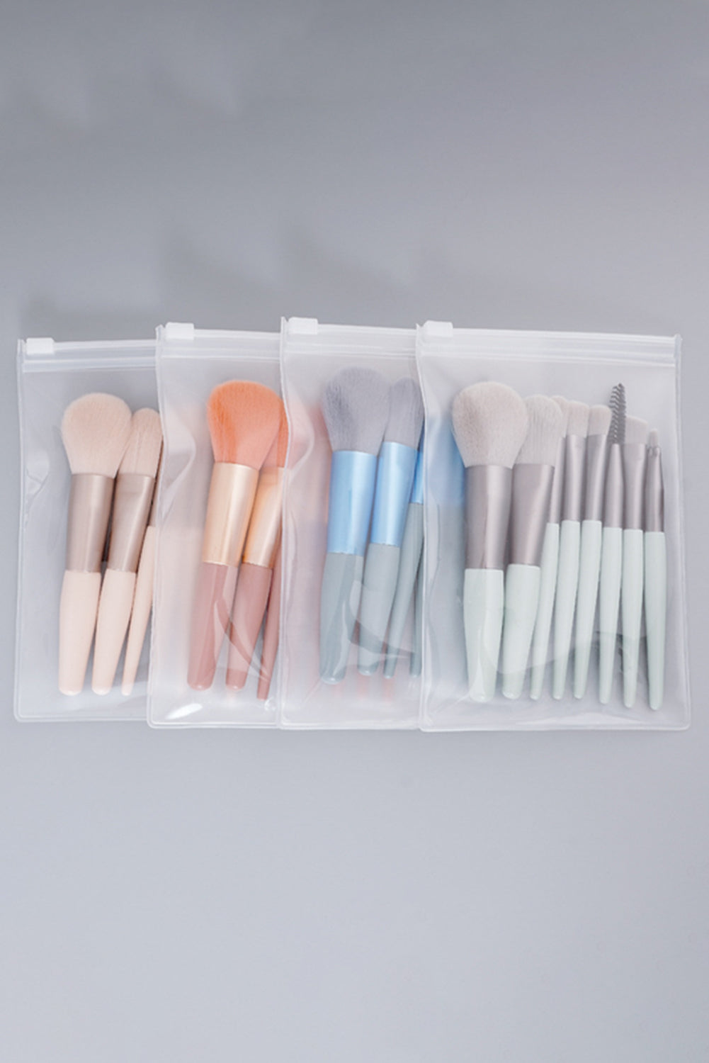 8pcs Soft Fluffy Mini Makeup Brush Set with Bag