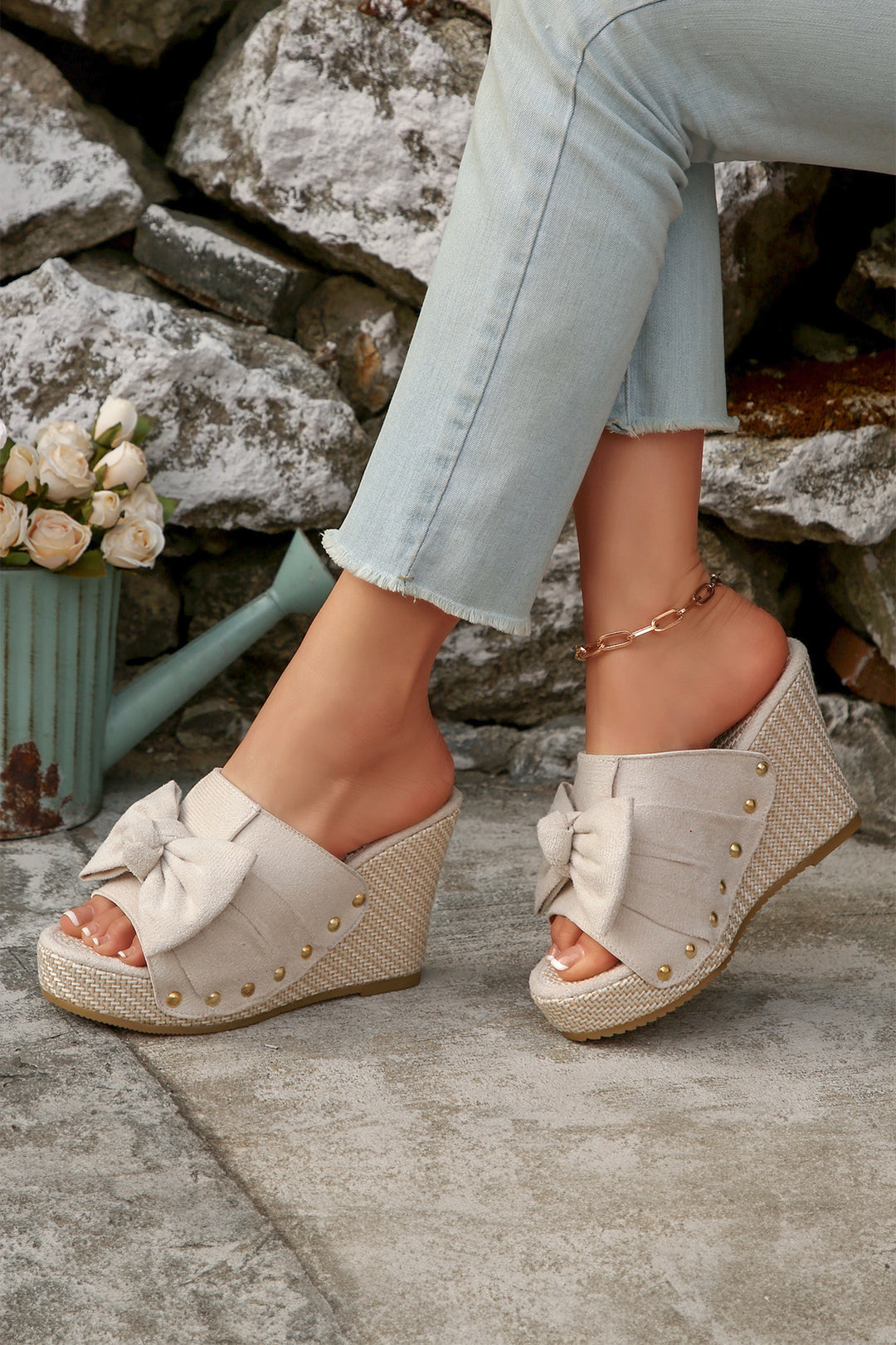 Cute Bow Knot Studded Wedge Platform Slippers