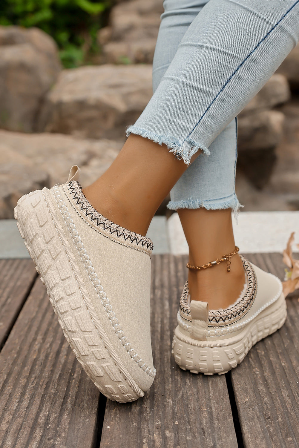 Contrast Stitch Detail Faux Suede PU Patchwork Plush Winter Clog Slippers