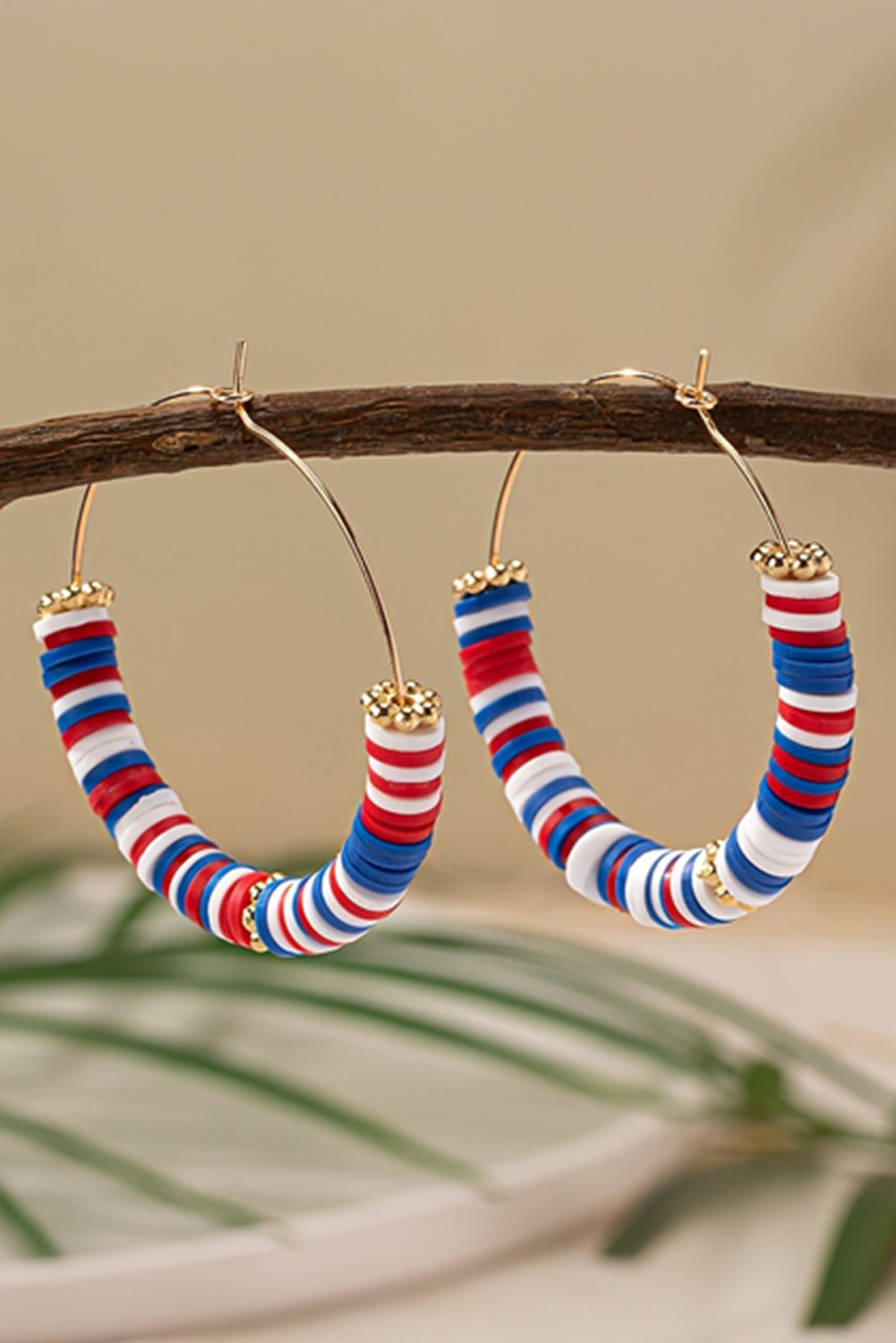 Boucles d'oreilles créoles à perles inspirées du drapeau américain