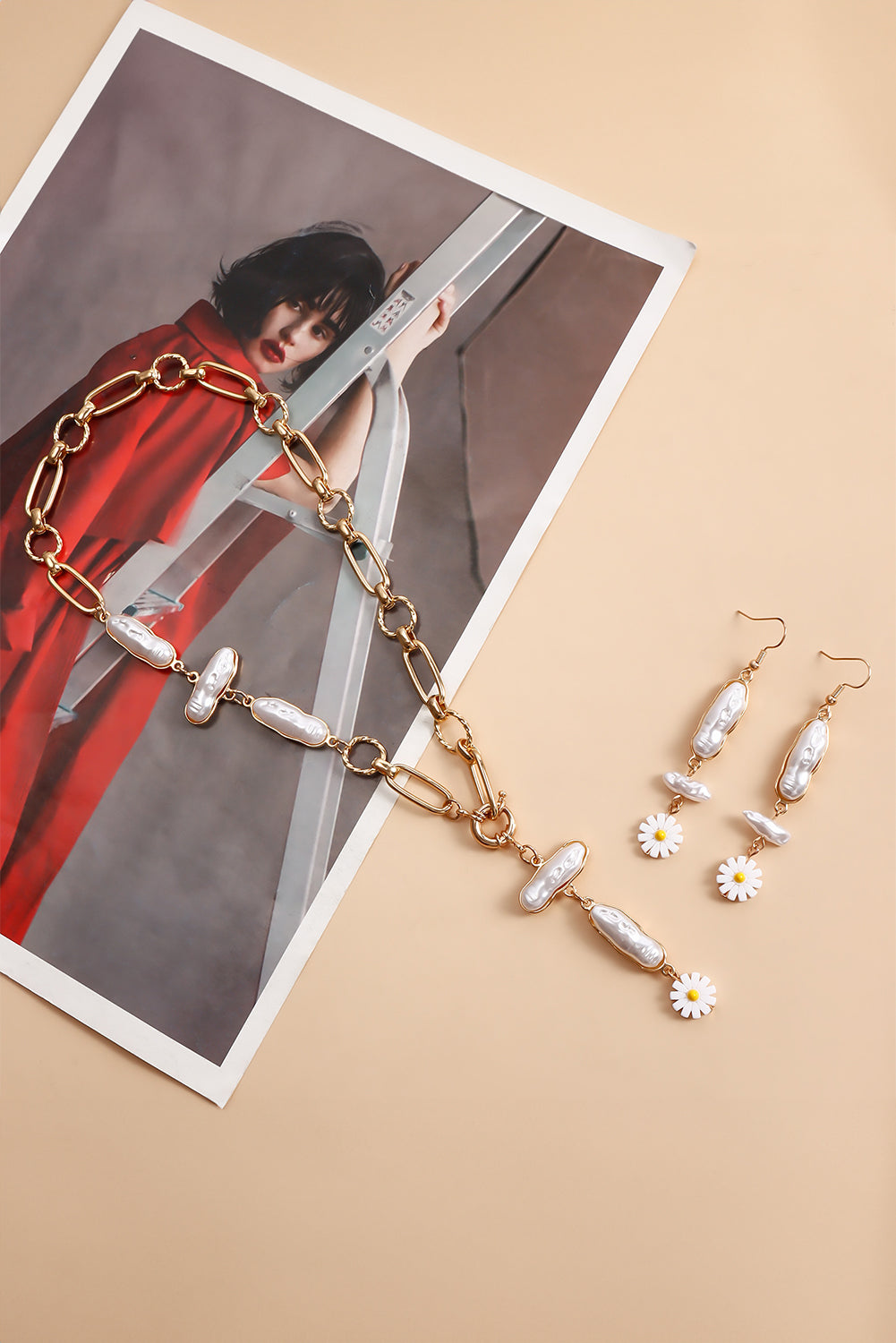 Faux Pearl Daisy Jointed Chain Choker Necklace