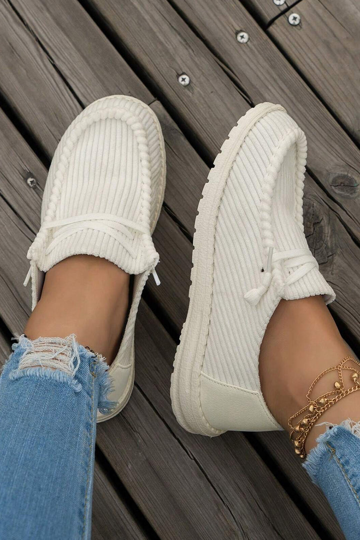 Einfarbige, gerippte Criss-Cross-Schlupfschuhe