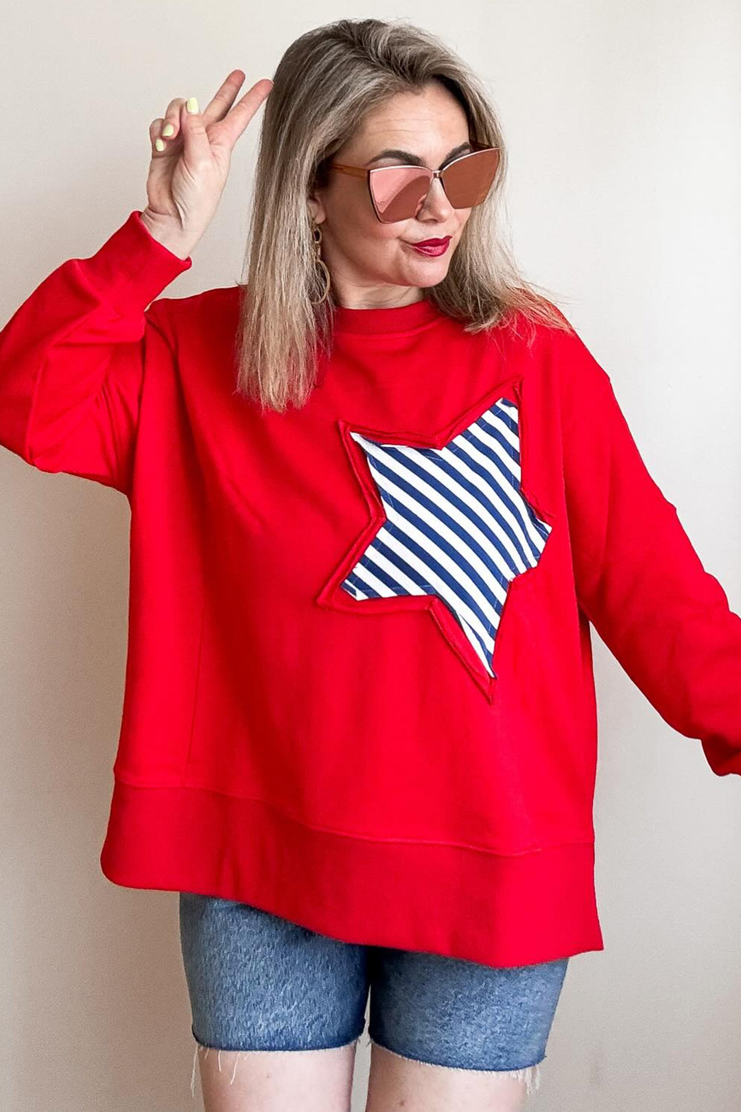 Fiery Red Patch Embroidery Star Plus Size Sweatshirt