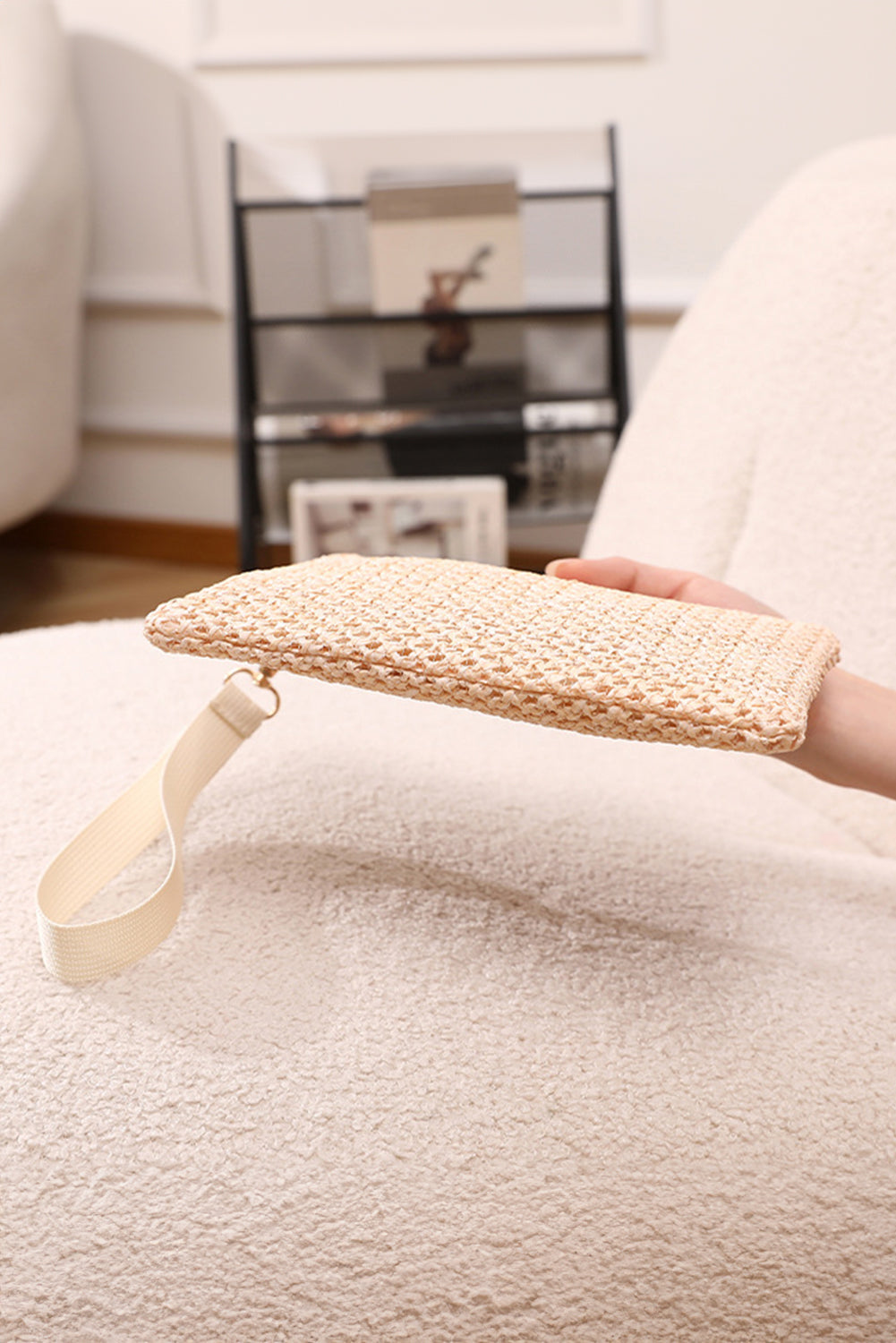 Sac à main carré tissé avec fermeture éclair et dragonne