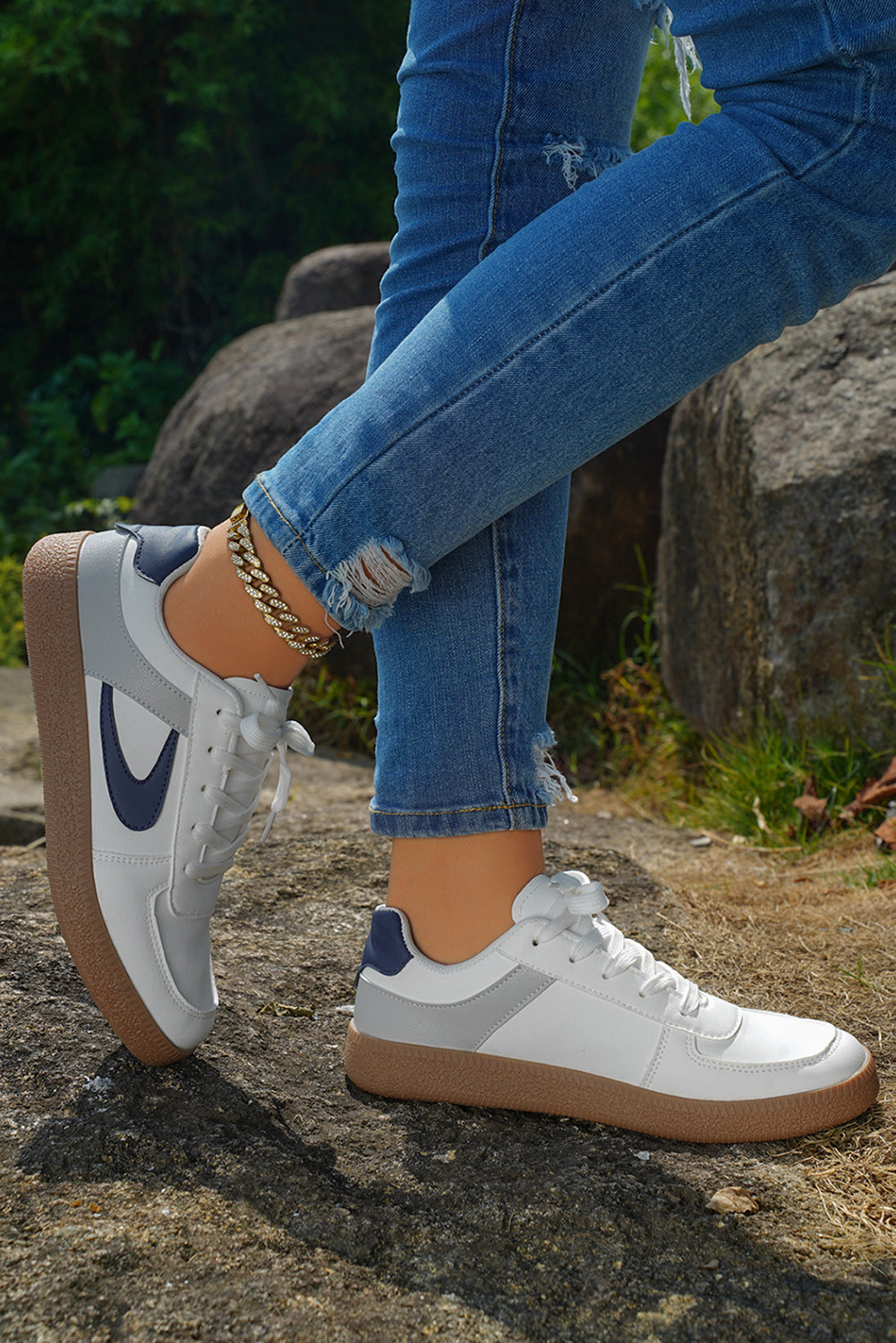 Schnür-Sneakers aus PU-Leder mit Farbkontrast