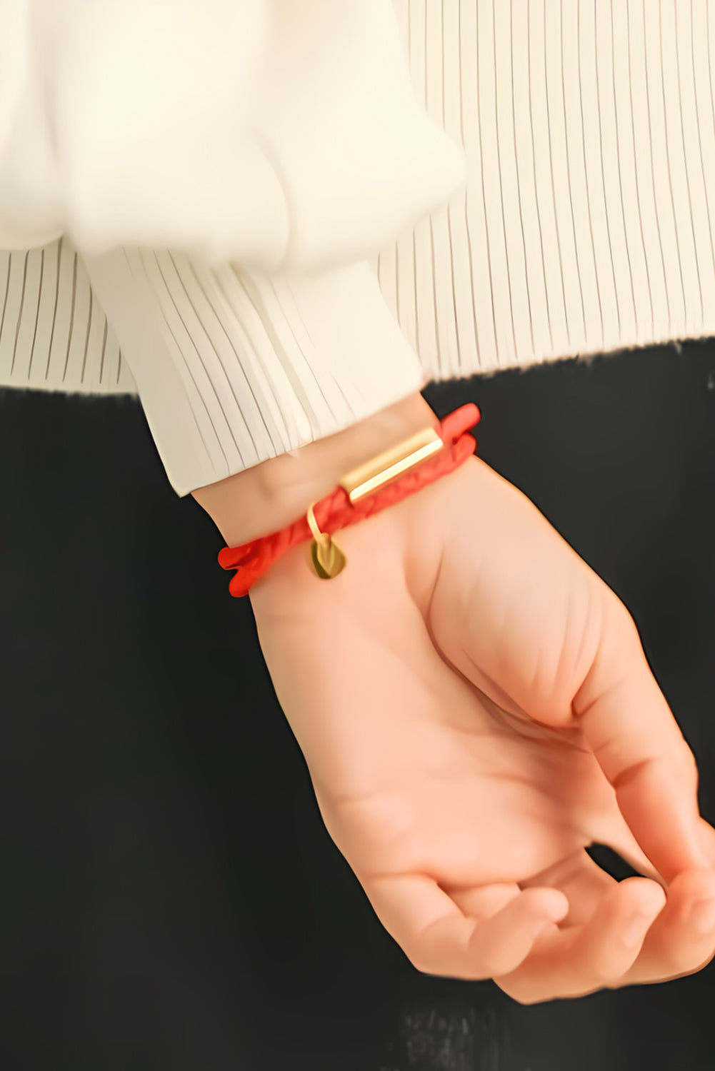 Geflochtenes Armband aus PU-Leder mit Metalldekor