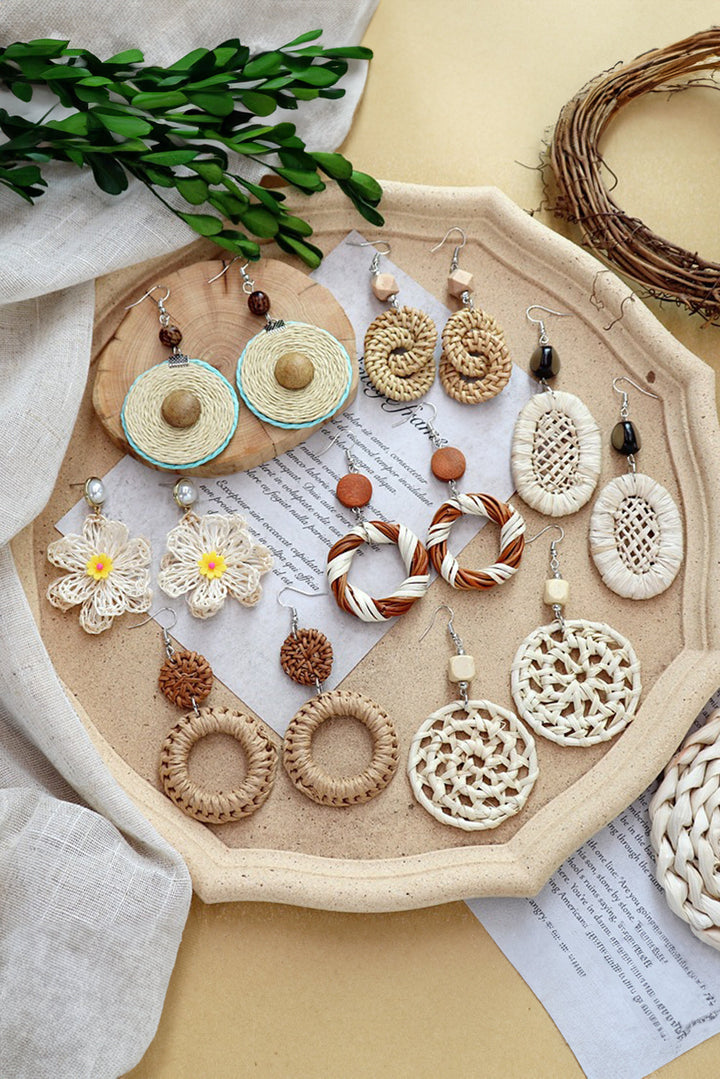 Boucles d'oreilles à tige en perles et grandes fleurs au crochet