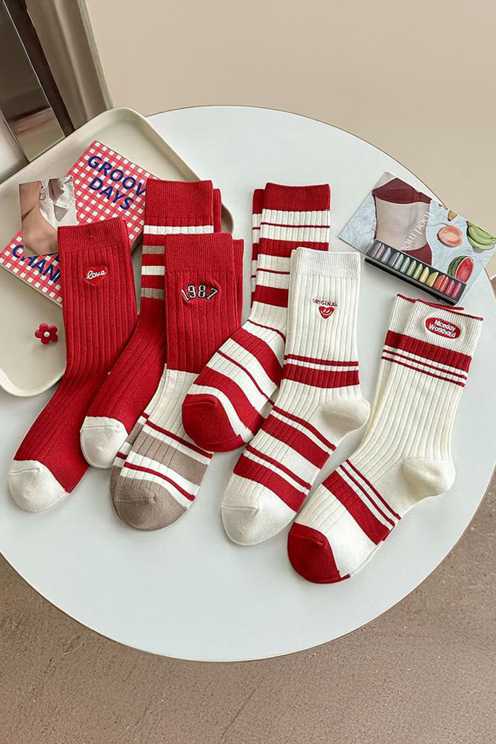 Chaussettes côtelées brodées Love à blocs de couleurs