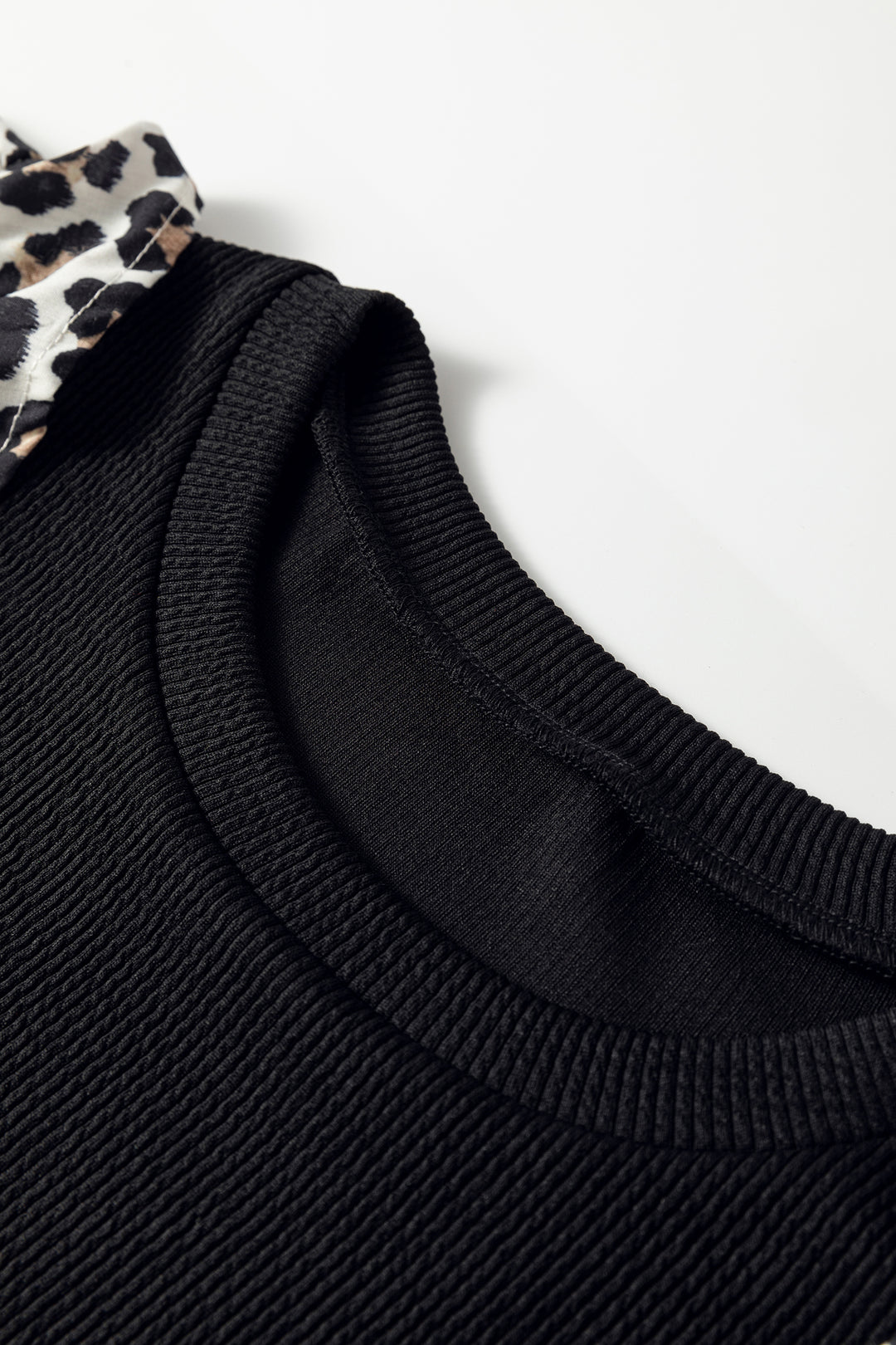 Contrast Leopard Ruffled Short Sleeve Ribbed Knit Top