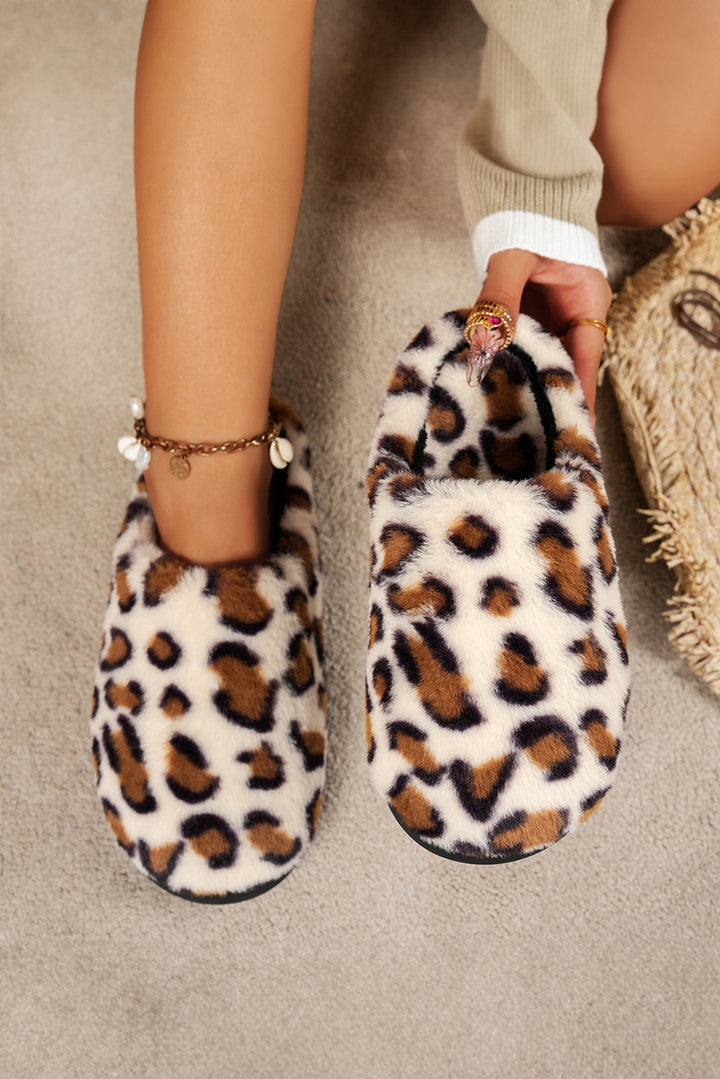 Chaussons plats à bout rond en peluche léopard