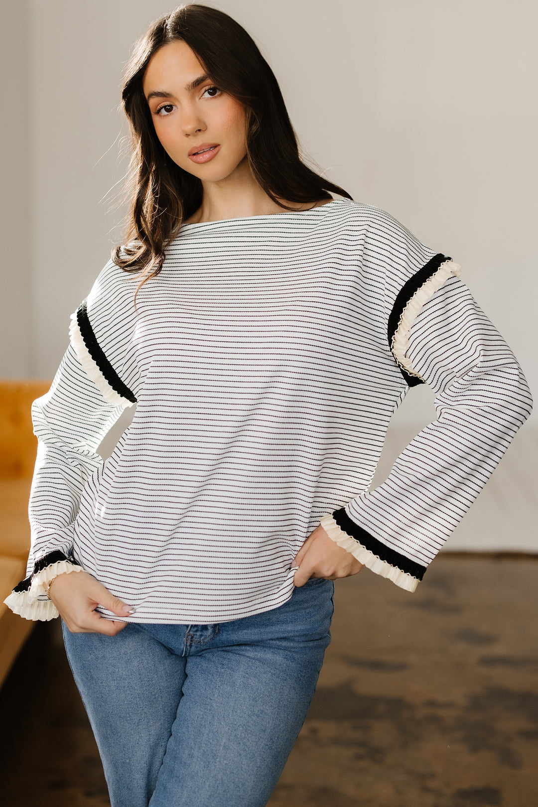 Contrasted Ruffle Trim Loose Long Sleeve Top