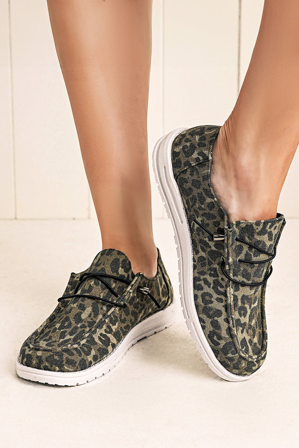 Lace-up Decor Leopard Canvas Shoes