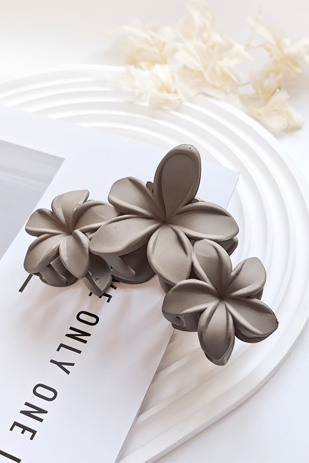3D Flower Plastic Resin Hair Claw (Slight Color Variations)
