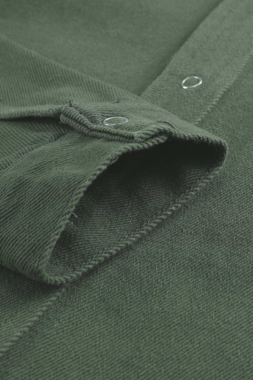 Veste en jean déchirée