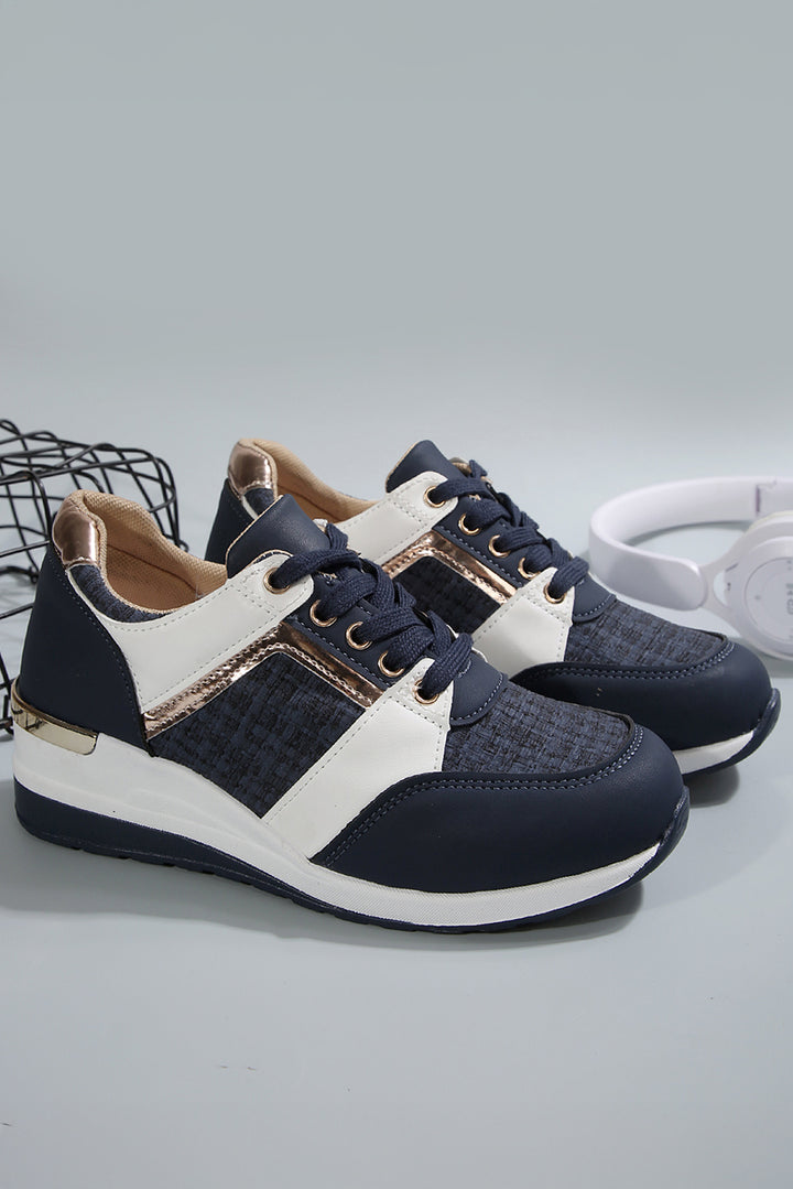 Keilsneaker mit Glitzerpatches und Schnürung