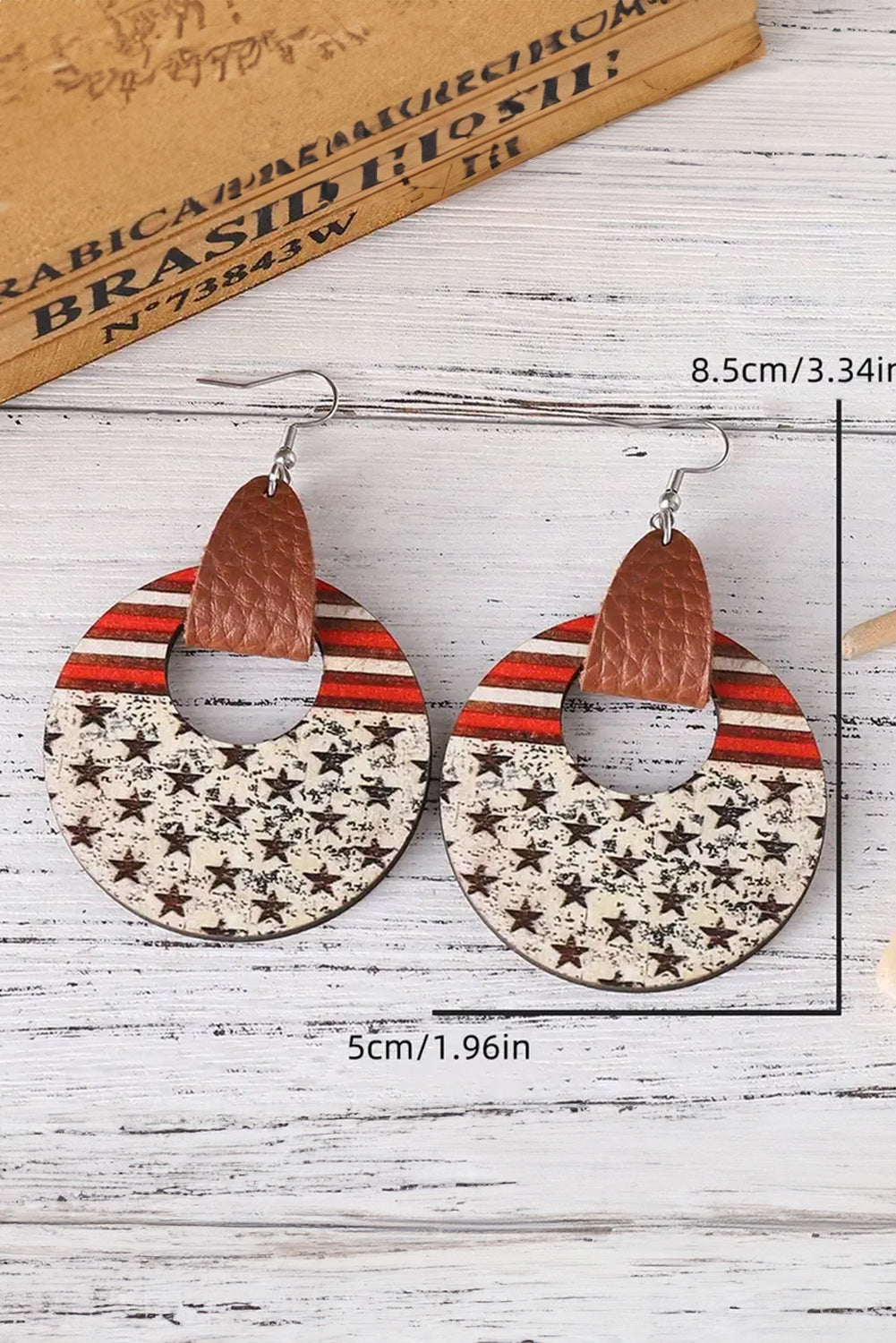 Boucles d'oreilles pendantes rondes en bois à imprimé drapeau