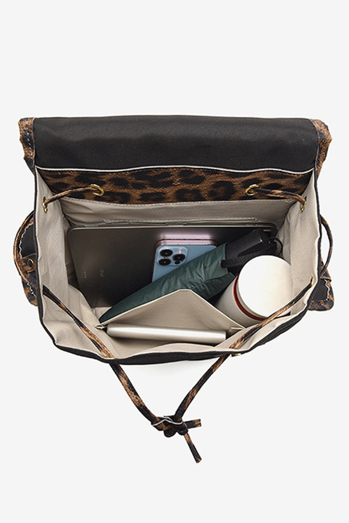 Großer Rucksack aus PU-Leder mit Leoparden-Patchwork-Klappe