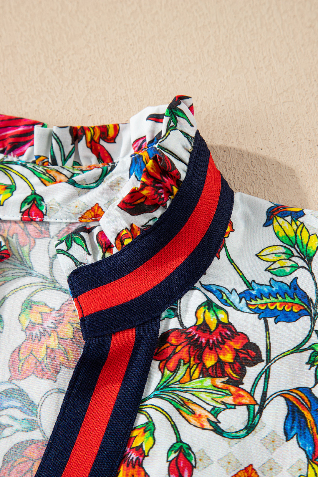 Contrasted V Neckline Floral Puff Short Sleeve Blouse