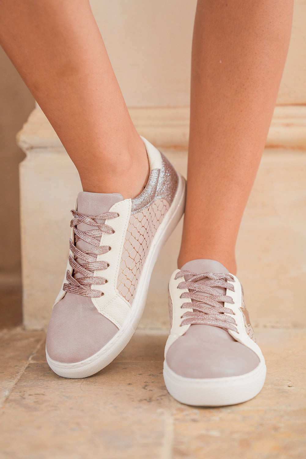 Schnür-Sneakers aus PU-Leder mit Glitzerstern-Patchwork 