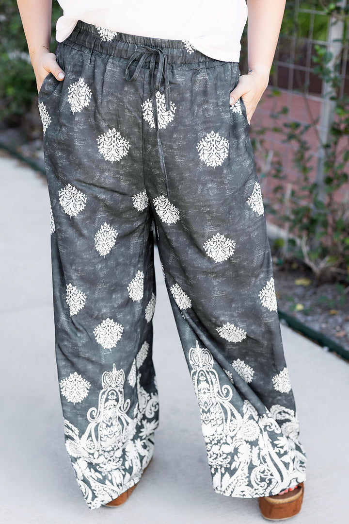 Black Plus Size Geometric Ethnic Print Wide Leg Pants