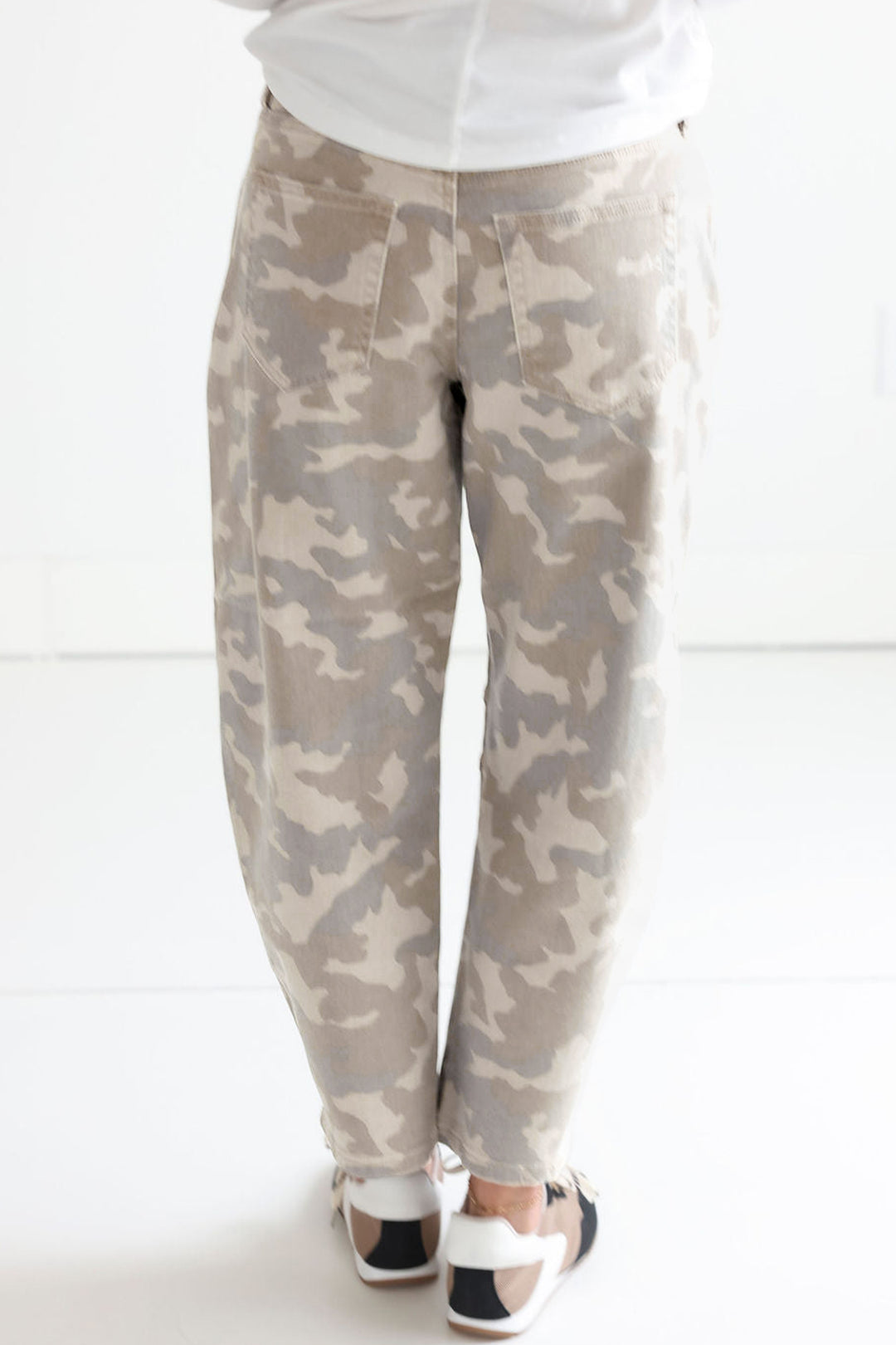 Khaki Camouflage Print Pocket Ankle-Length Barrel Jeans