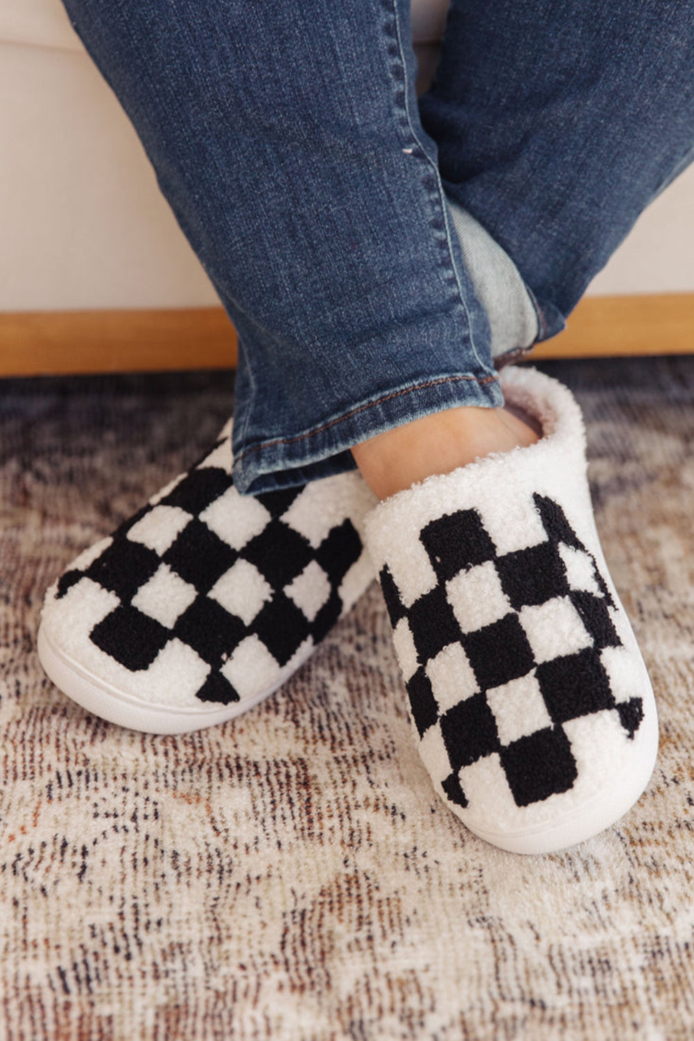 Checkered Print Fuzzy Slip On Winter Slippers