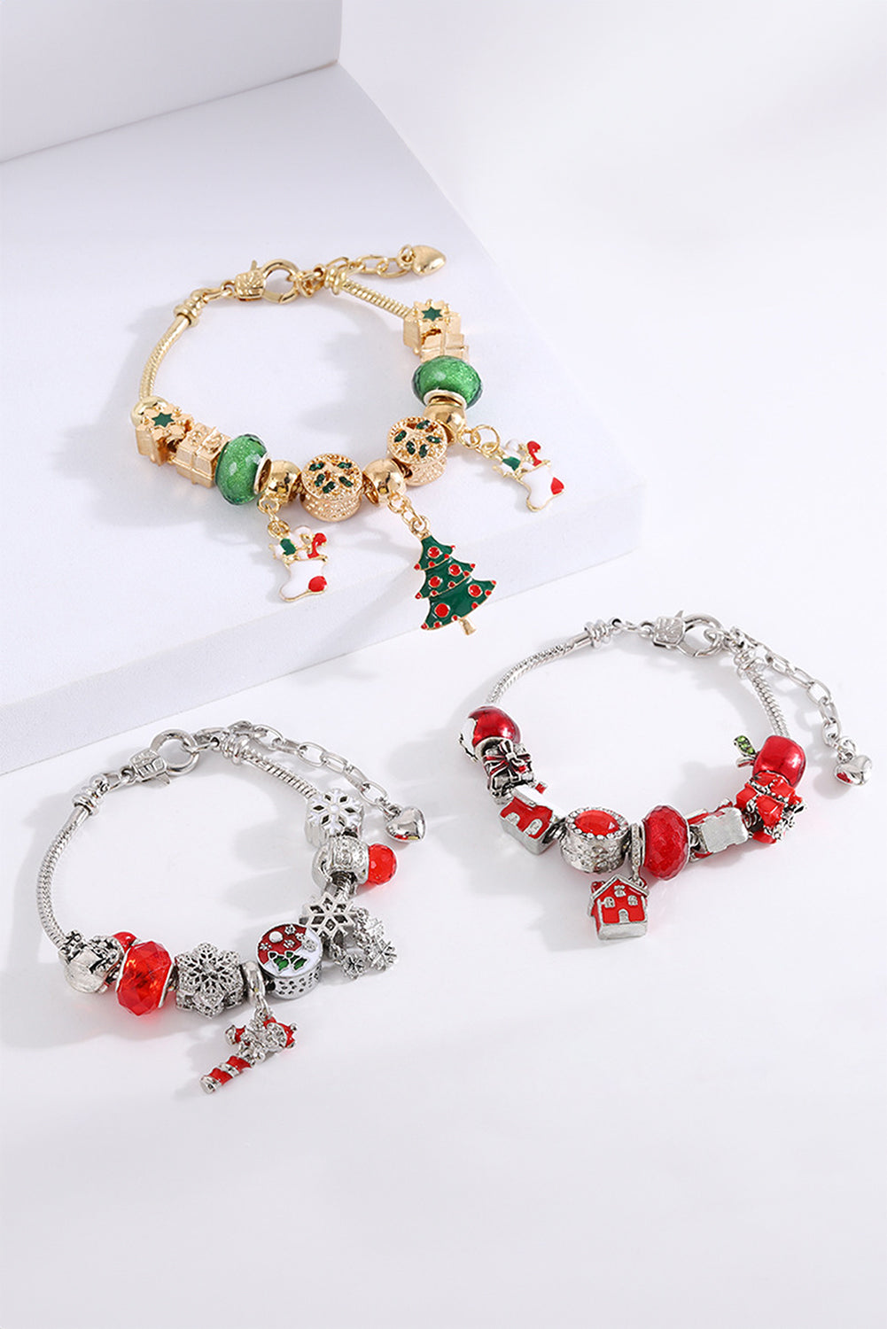 Verstellbares Armband mit plattierten Perlen und Weihnachtsanhänger