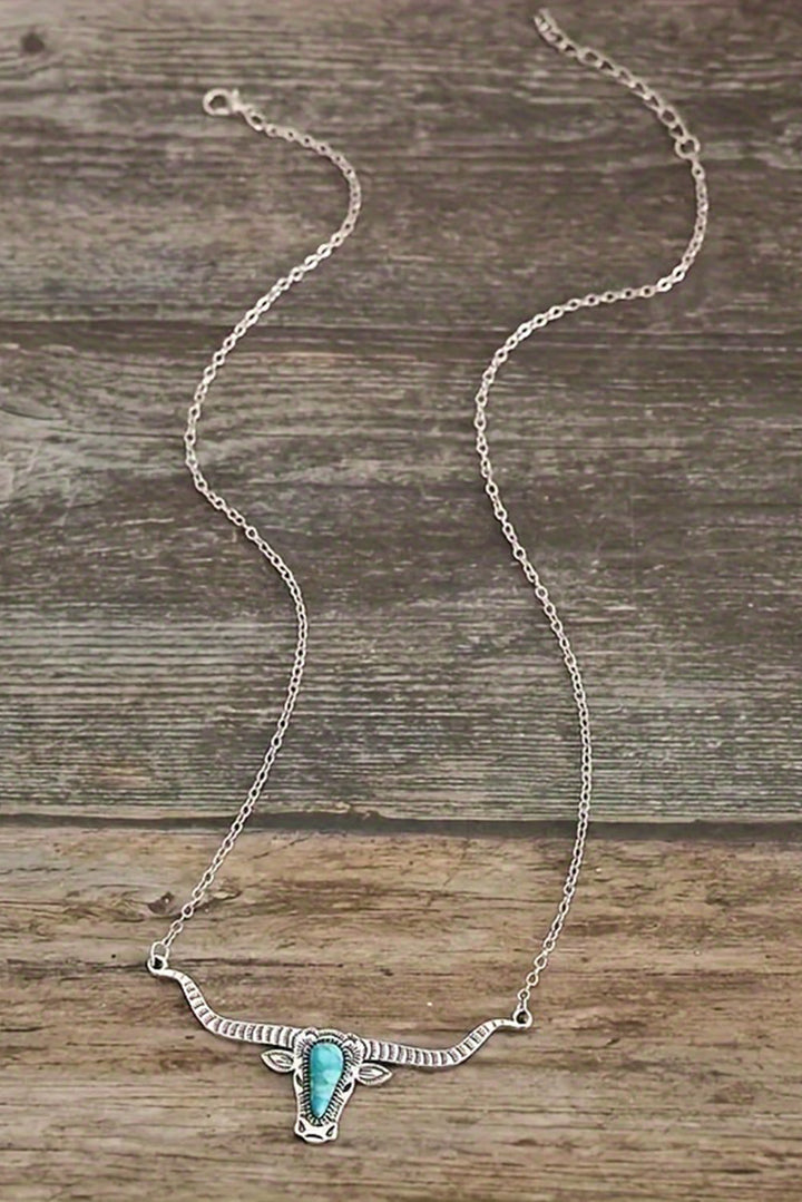 Collier chaîne avec pendentif tête de bœuf turquoise