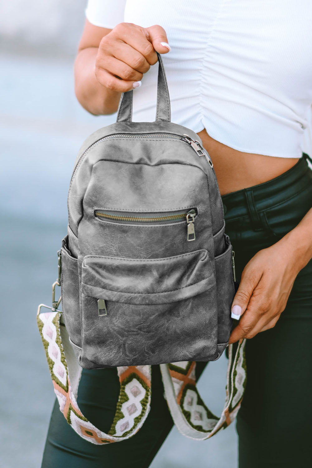 Rucksack aus Kunstleder mit Doppelreißverschluss