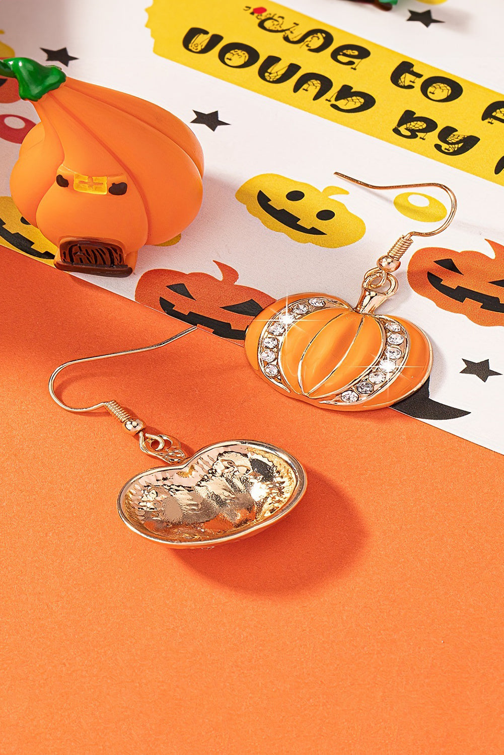 Boucles d'oreilles crochet citrouille strass Halloween