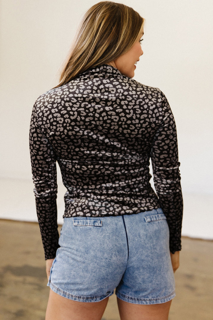 Brown Leopard Print Long Sleeve Sheath Pullover Western Style Top