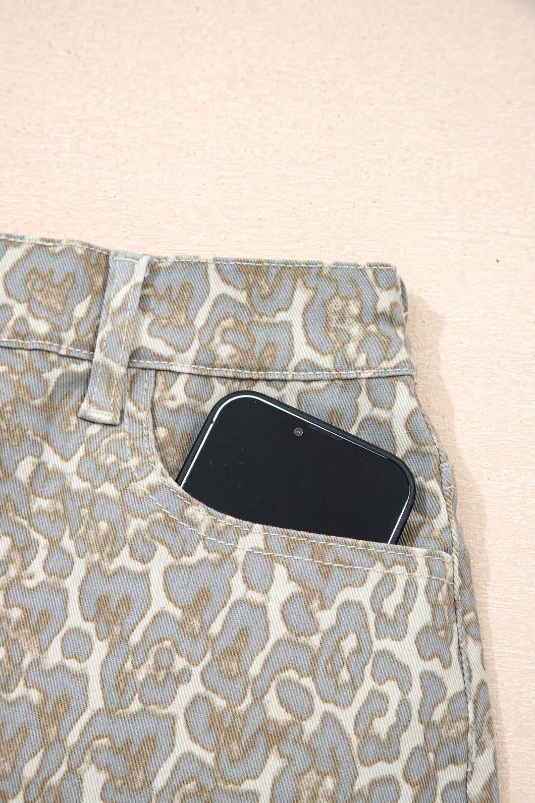 Khaki Raw Edge Leopard Print Denim Shorts