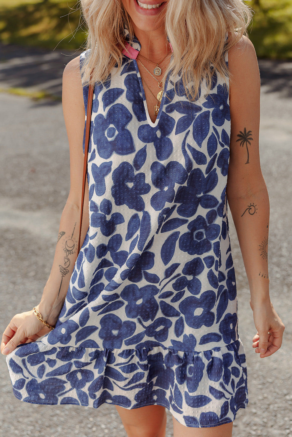 floral sleeveless colorblock notched v neck mini dress