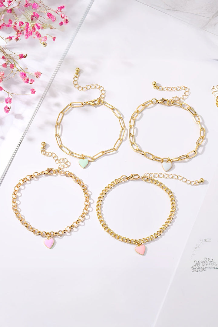 Mehrlagiges, verstellbares Kettenarmband mit Herzanhänger