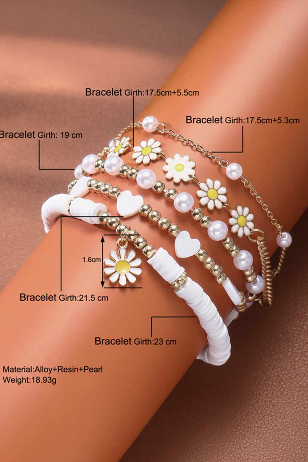 Mehrlagiges Armband-Set mit Gänseblümchen-Herzperlen