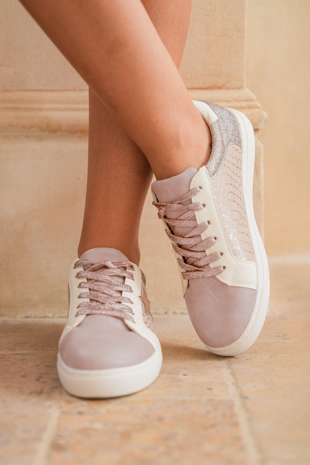 Schnür-Sneakers aus PU-Leder mit Glitzerstern-Patchwork 