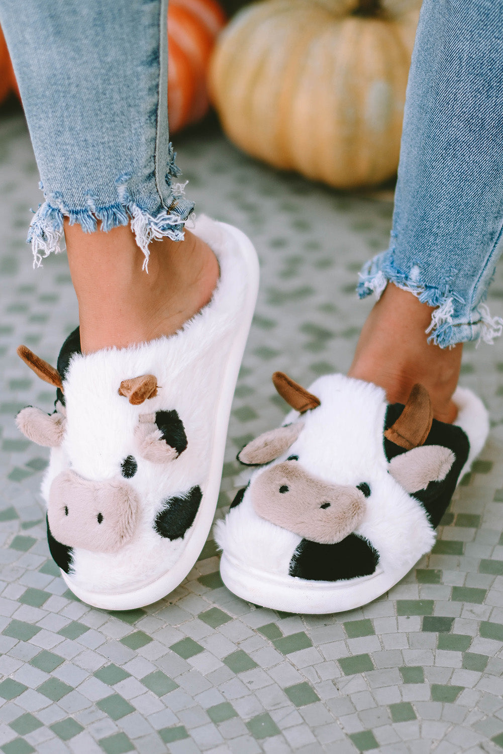 Chaussons en peluche motif vache et animaux de dessin animé