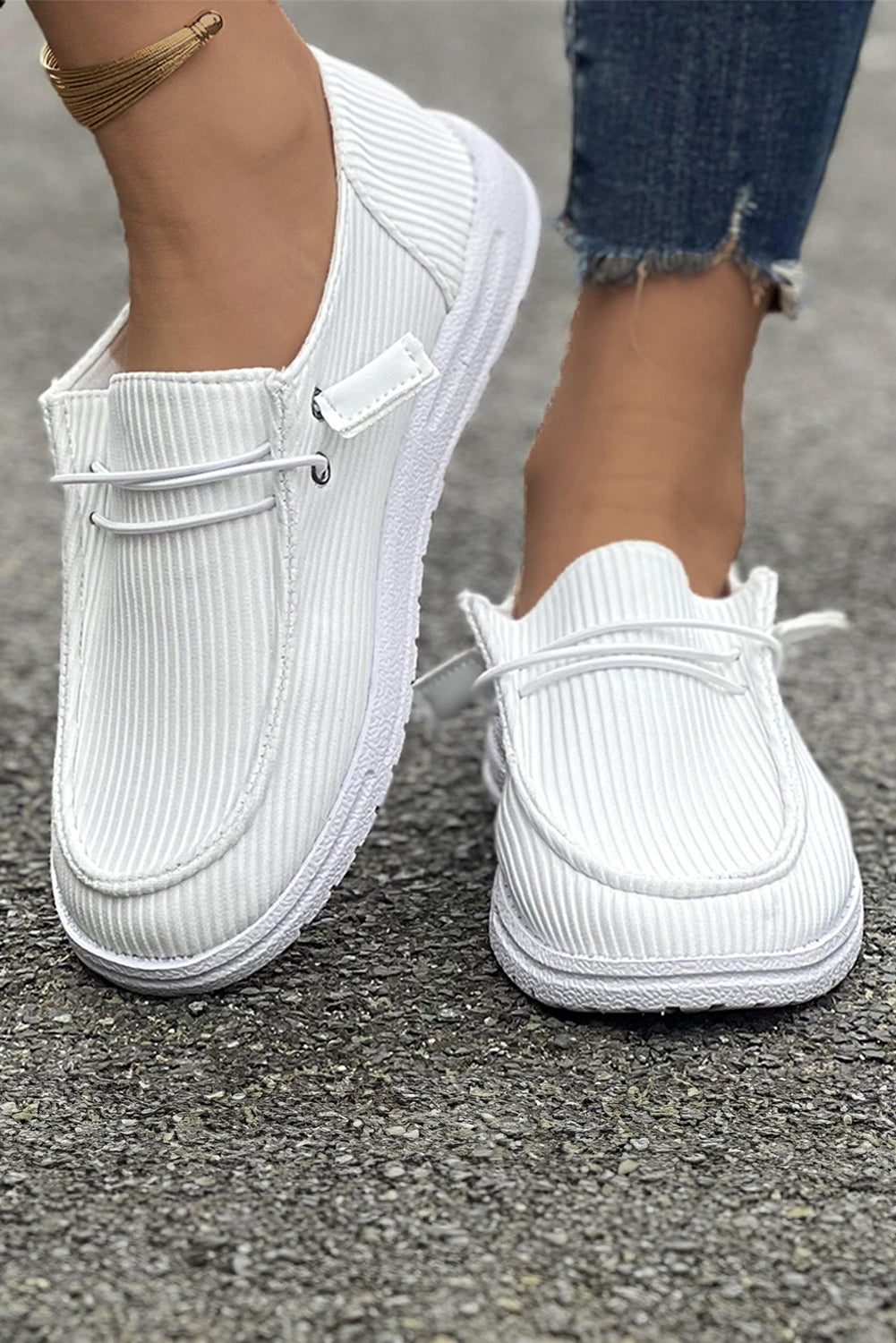 Slipper mit geripptem Schnürdekor