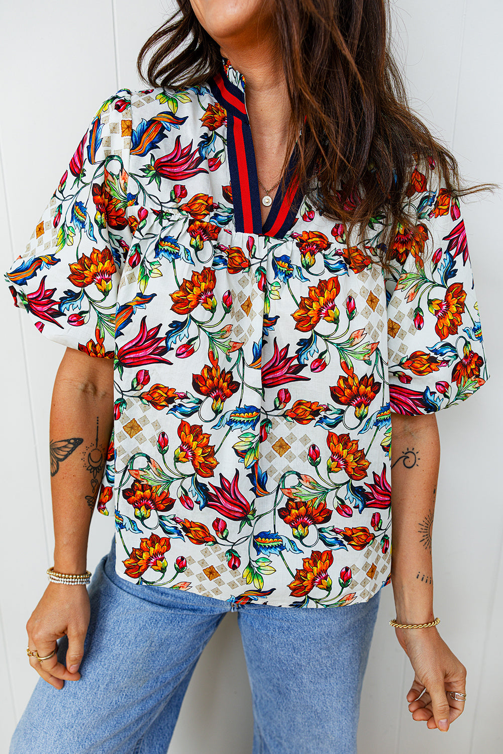 Contrasted V Neckline Floral Puff Short Sleeve Blouse