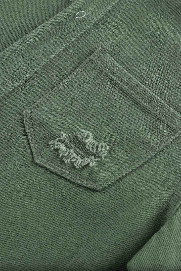 Veste en jean déchirée