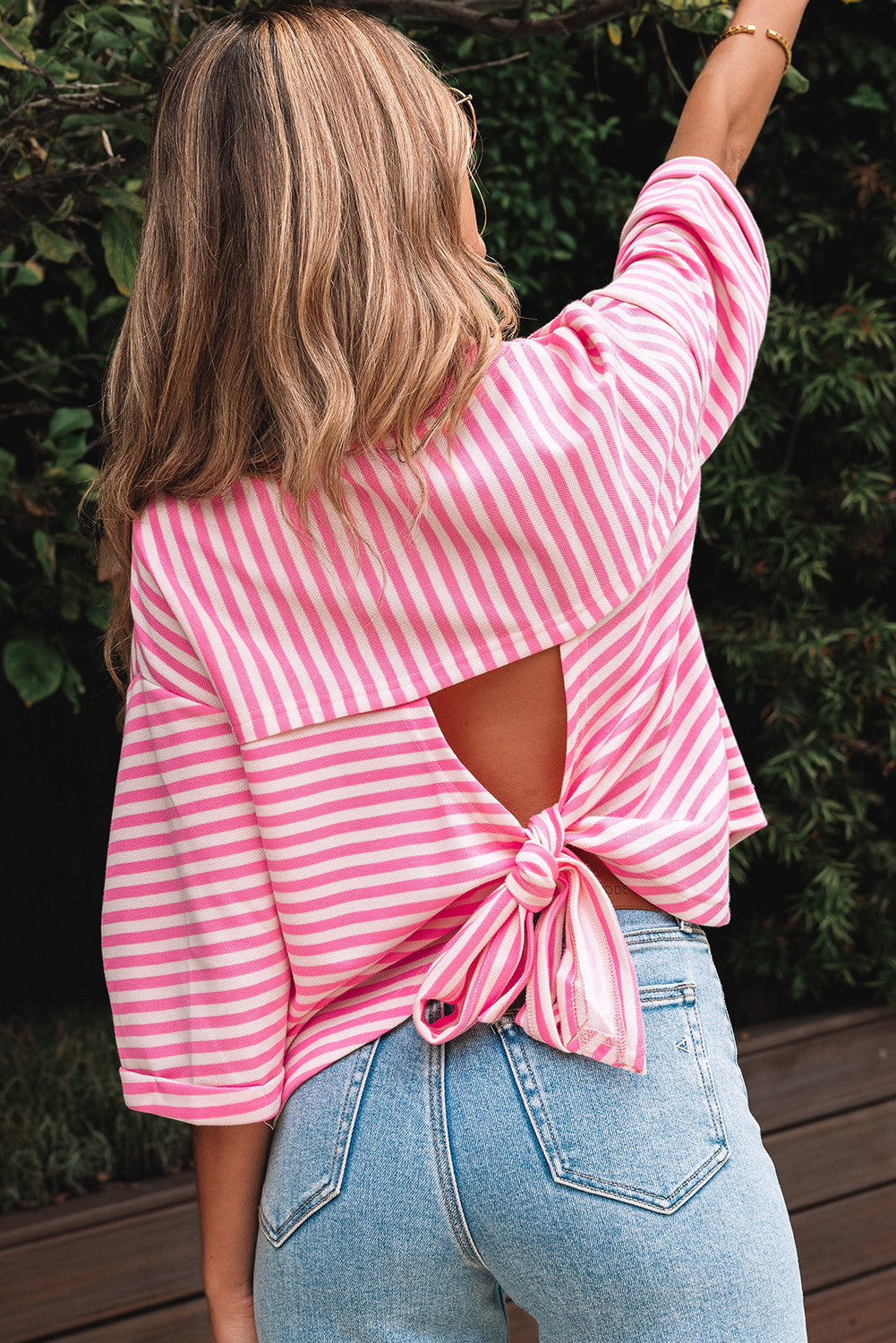 T-shirt ample à manches larges et découpes dans le dos avec nœud papillon