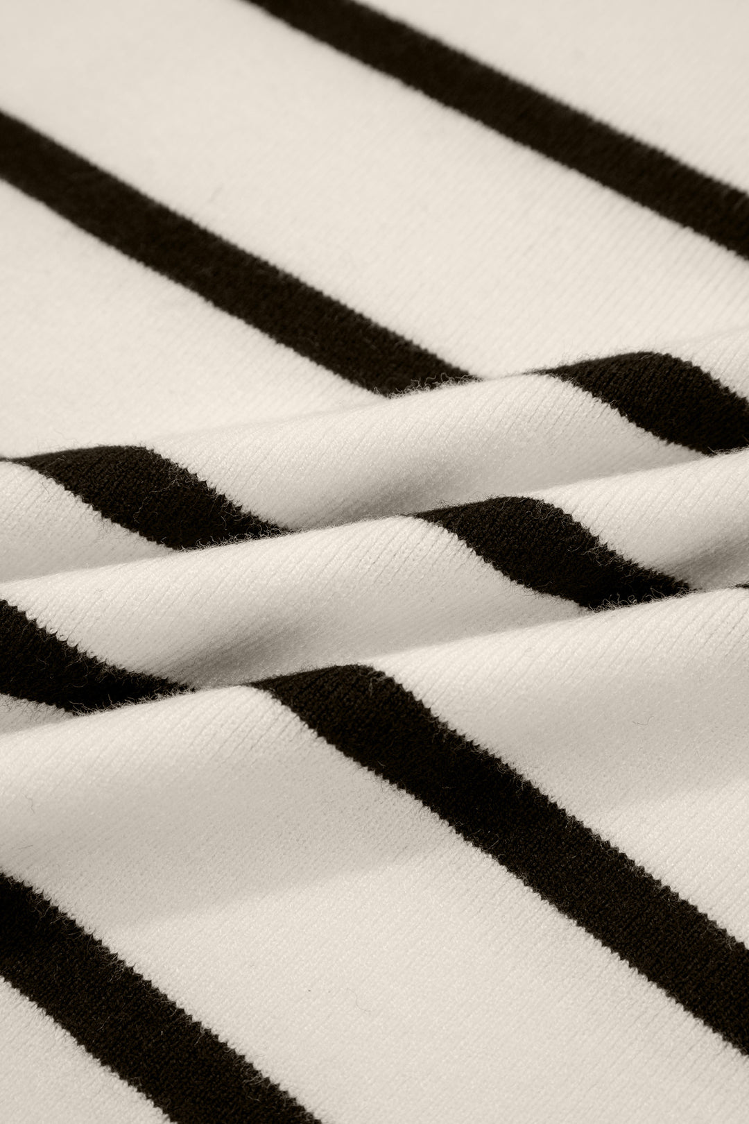 White Side Slits Crewneck Short Sleeve Sweater Tee
