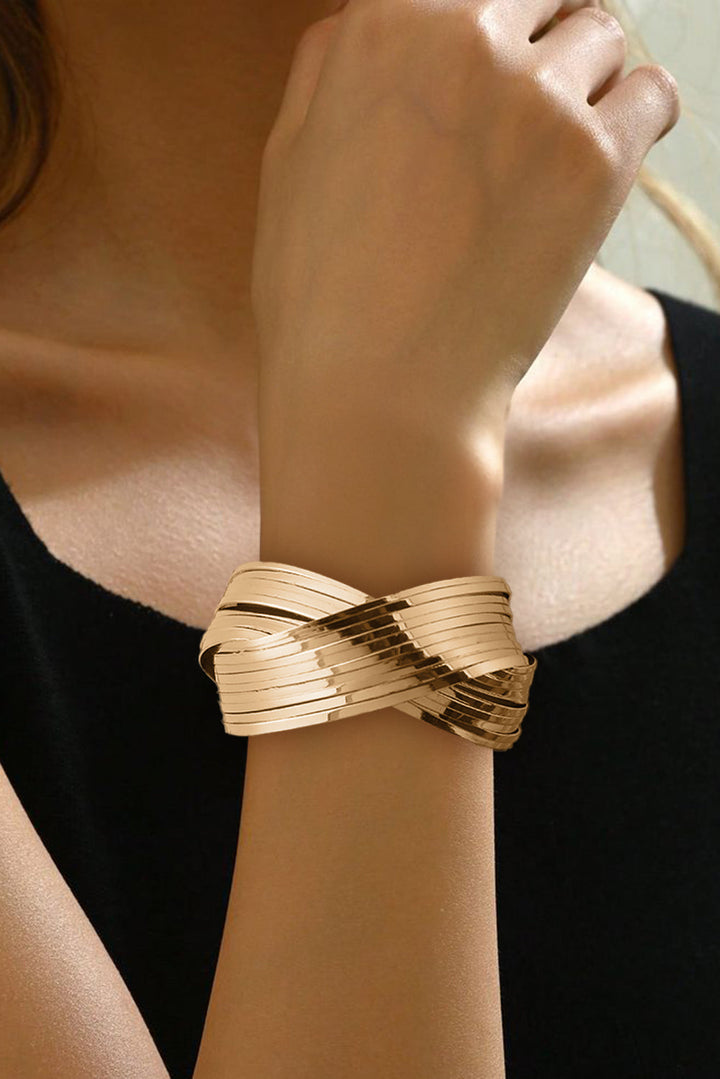 Strukturiertes Crossover-Armband aus Metall