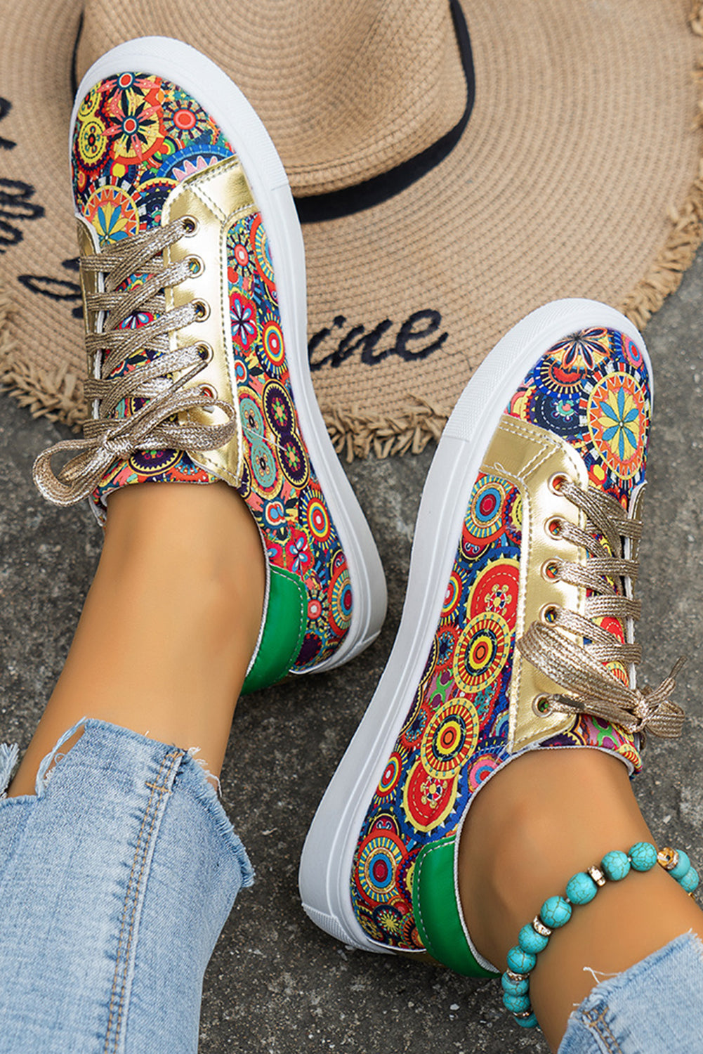 Elegante flache Schnürschuhe mit Blumen-Patchwork