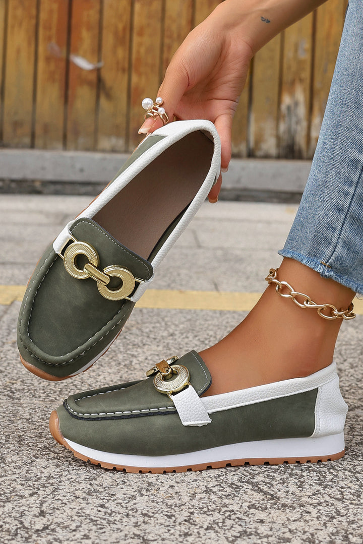 Slipper mit Metallringdekor und dicker Sohle
