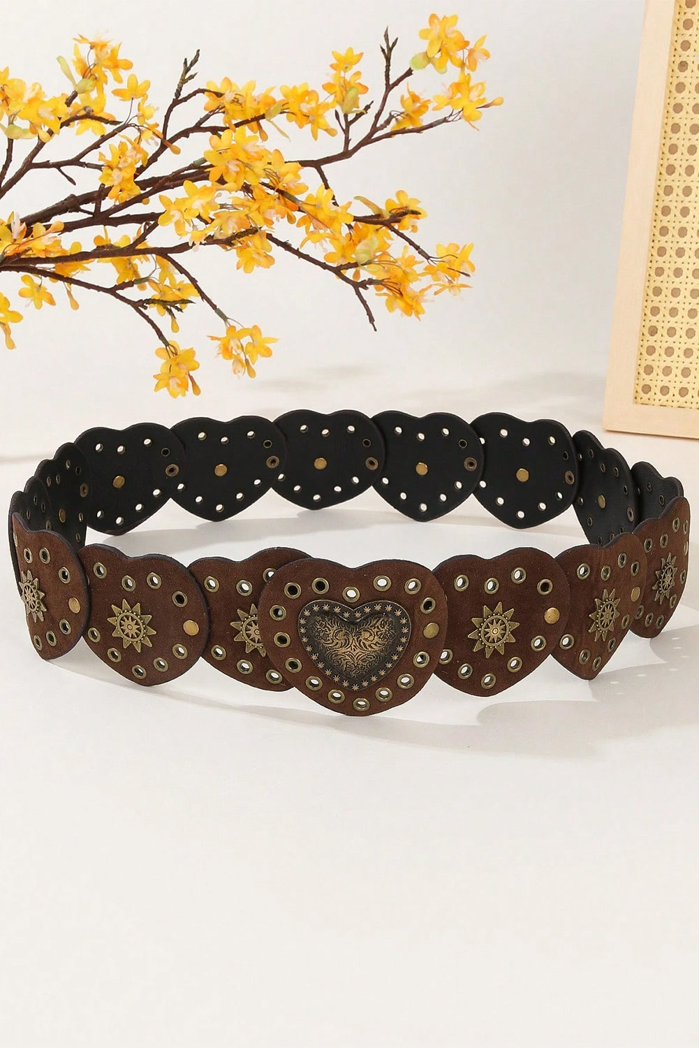 Ceinture bohème vintage en PU avec détails en bronze et cœur connecté