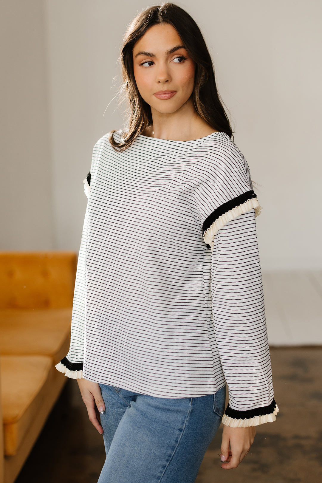 Contrasted Ruffle Trim Loose Long Sleeve Top