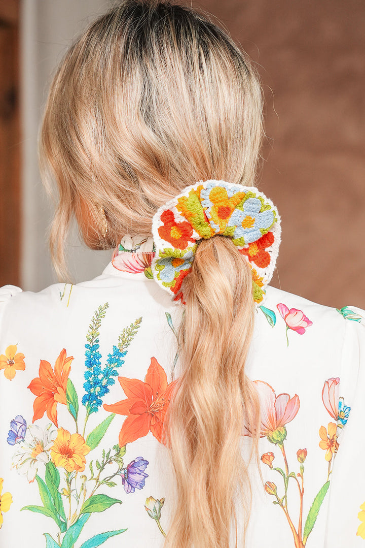 Chouchou à cheveux style bohème en crochet avec fleurs