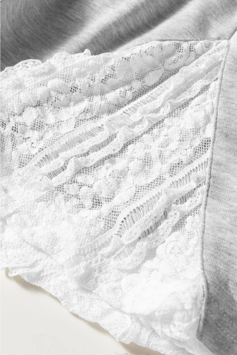 Light Grey Lace Patchwork Drop Shoulder Pullover Skort 2pcs Outfit