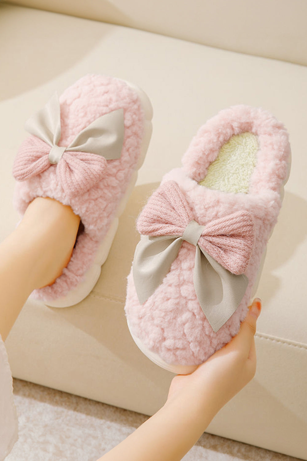 Contrast Bowknot Applique Plush Winter Slippers (Bow Colors May Differ by Batch)